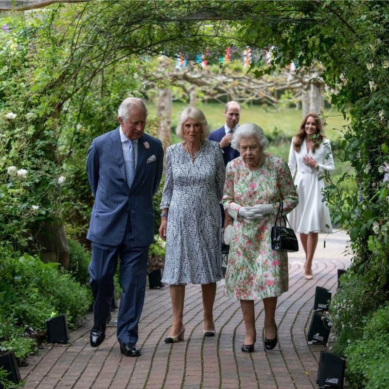 Daily express royals snapchat