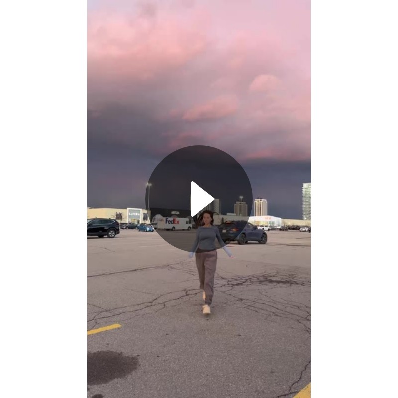 Cece Rose (only.cecerose) Thick women enjoying a thunderstorm