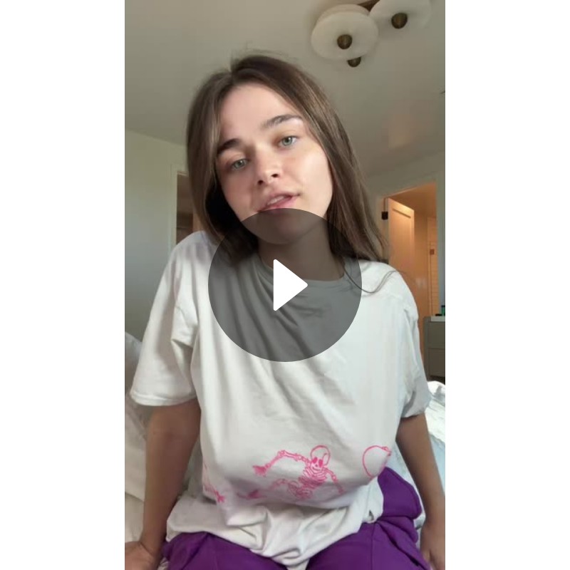 Meg Nutt (megnutt02lovesu) Trendy models showcasing stylish outfits