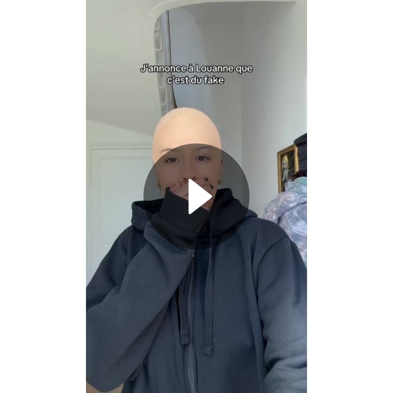 À La Drama House Prank Friend With Fake Bald Head