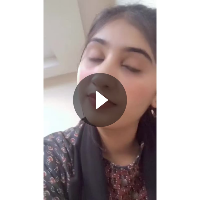 Yashfa Bukhari's Candid Moment: A Glimpse into Her Day | Video by ...