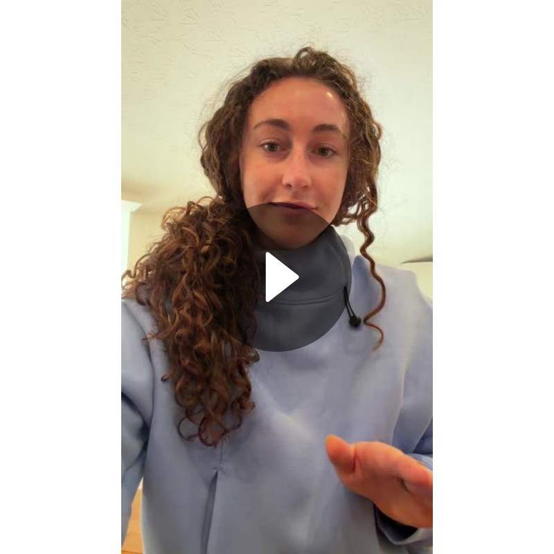 Karlye Taylor Shares Her GoTo Hand Gestures for Expressive