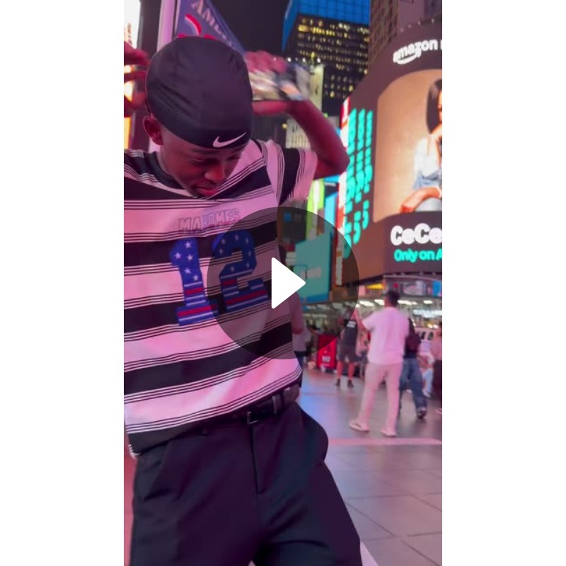 Peanuts Sinxoto's Energetic Street Dance Performance in Times Square ...
