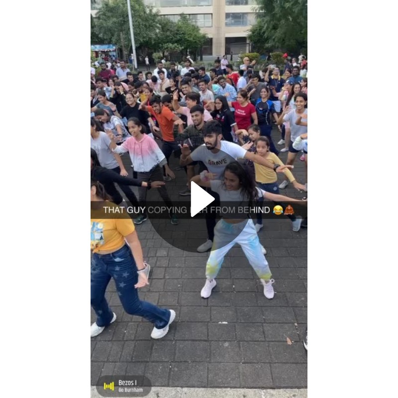 THAT GUY COPYING HER FROM BEHIND 😂🦧 Spotlight on Snapchat