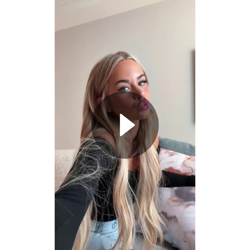 Emily Elizabeth's Stylish Outfit Reveal & Confident Pose | Video