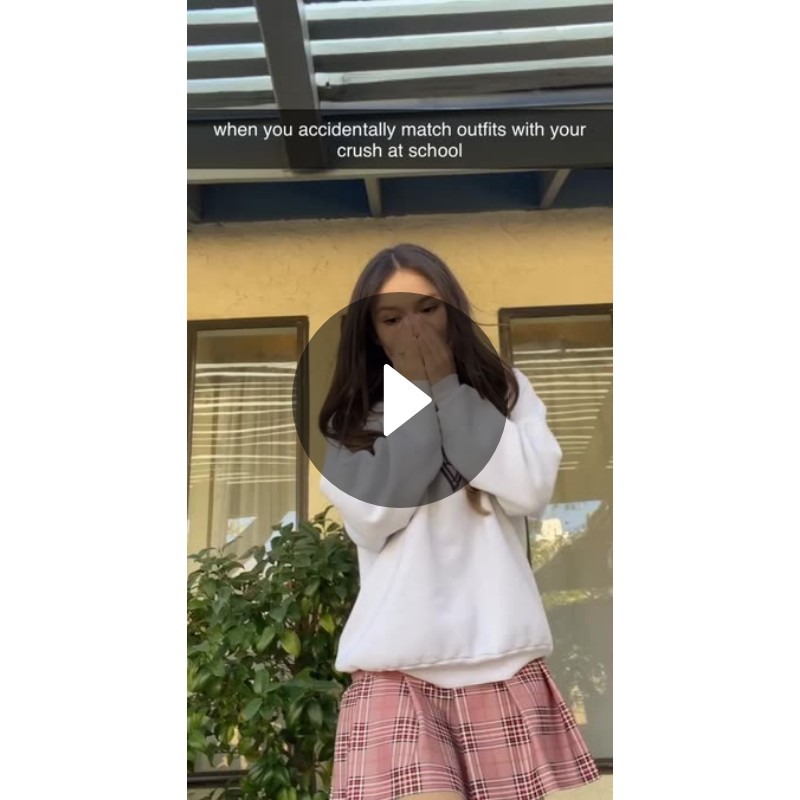 when you accidentally match outfits with your crush at school