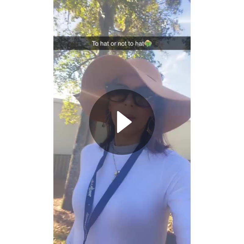 To hat or not to hat👒 Spotlight on Snapchat