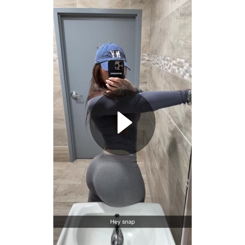 Playful moment with thick girlfriend. Alaina Ellis (alainaelliss