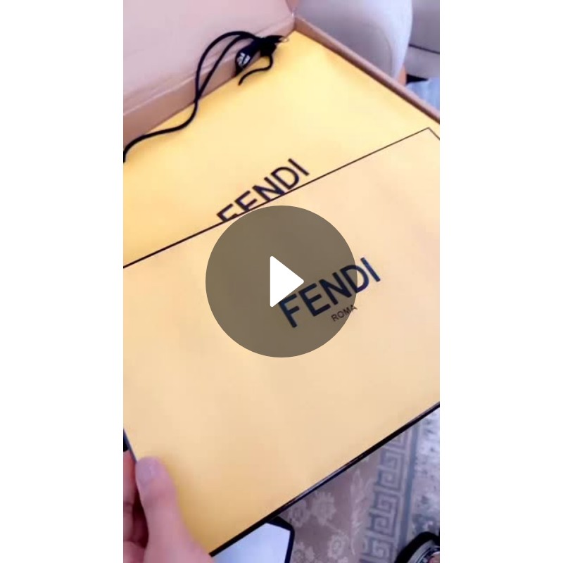 razaboutique Spotlight on Snapchat