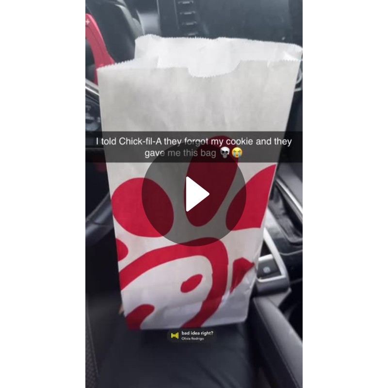 I told ChickfilA they my cookie and they gave me this bag 💀😭